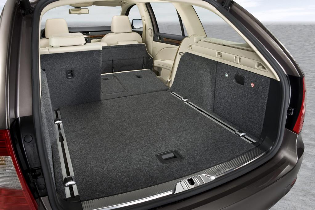 Skoda Superb Combi: Üppiger Passat-Konkurrent - Bild(3)