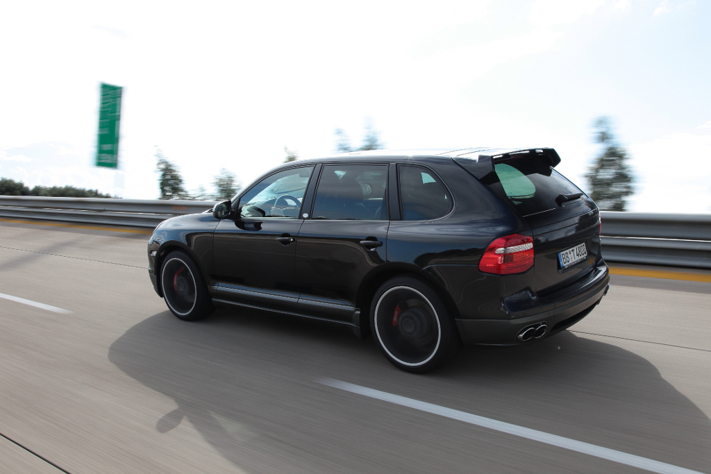 Techart Geschwindigkeitsrekord:  321,2 km/h im Fullsize-SUV
