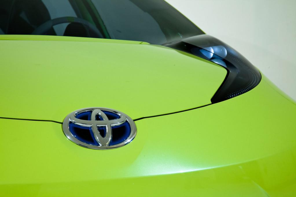 Toyota mit neuer Hybrid-Studie in Detroit 