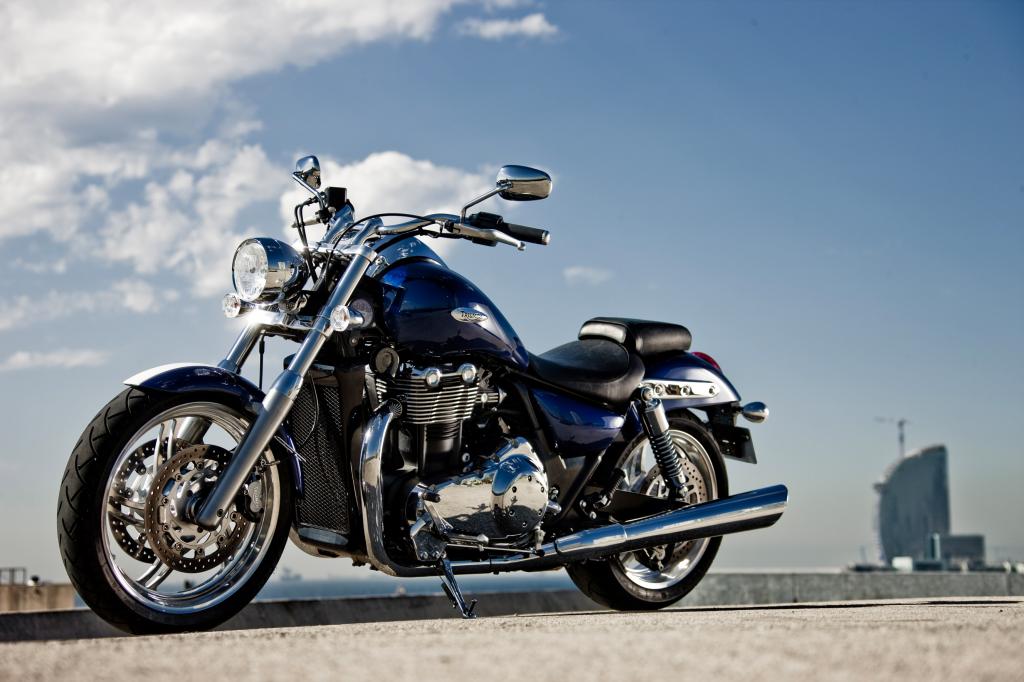 Triumph Thunderbird.