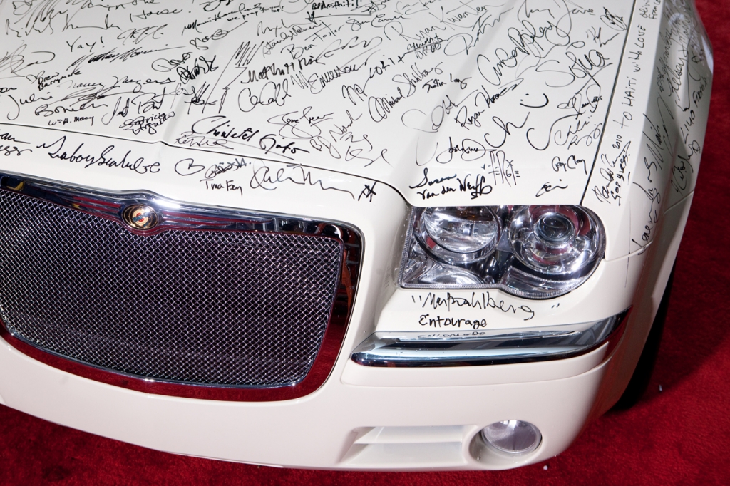 300 Promi-Autogramme