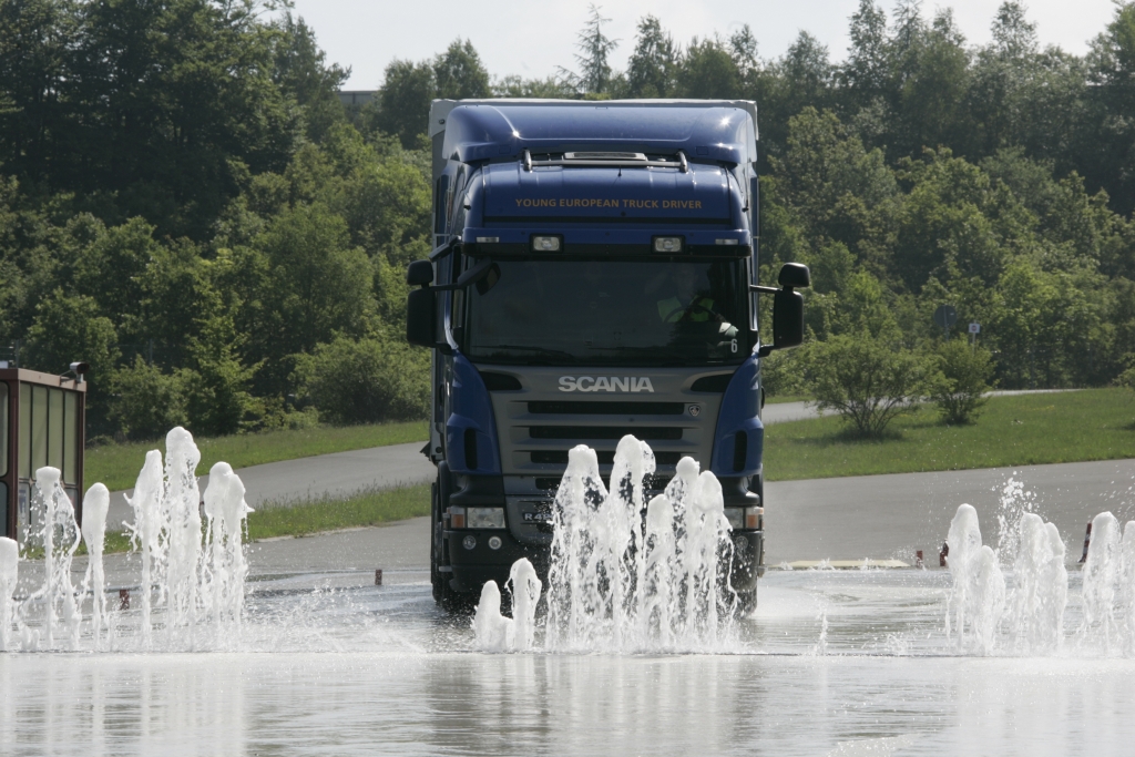 ADAC/Scania: Sicherste Lkw-Fahrer gesucht
