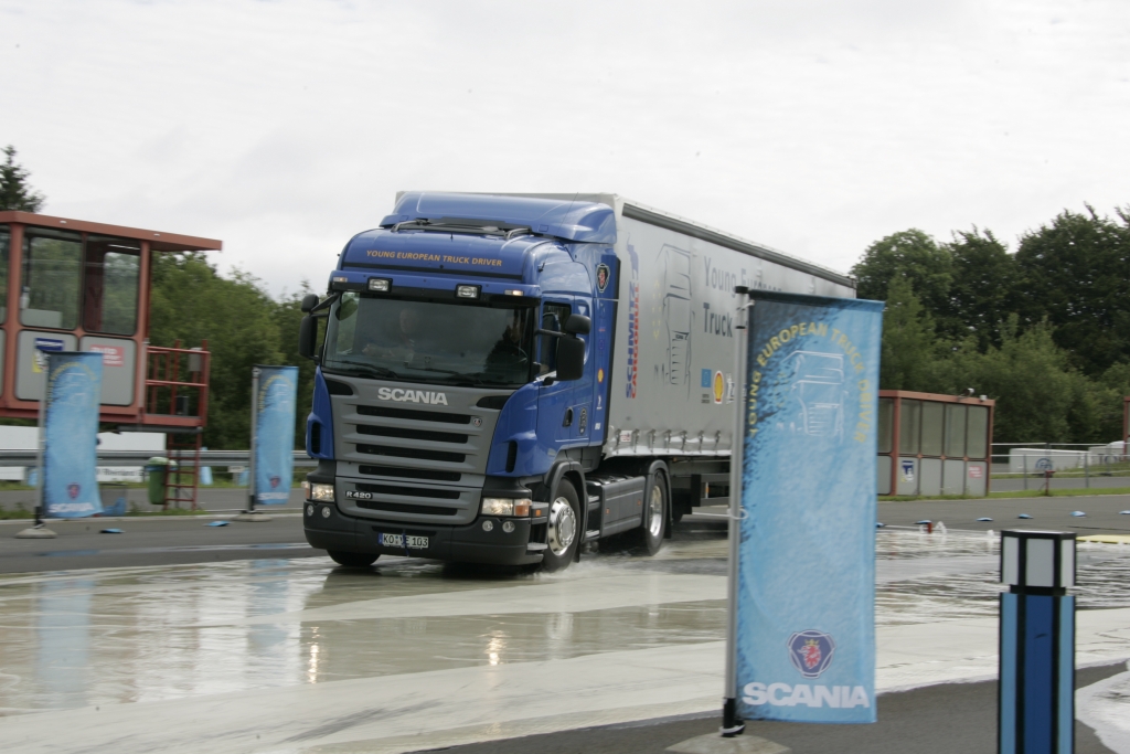 ADAC/Scania: Sicherste Lkw-Fahrer gesucht