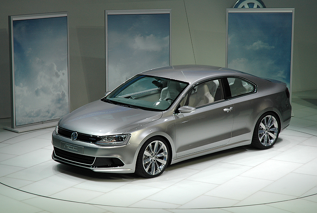 Das neue VW-Konzeptauto nimmt das Design des neuen Jetta vorweg.
