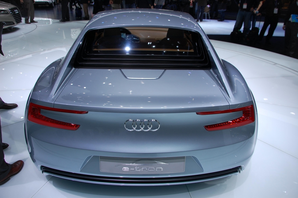 Detroit 2010: Audi zeigt weiteren E-tron