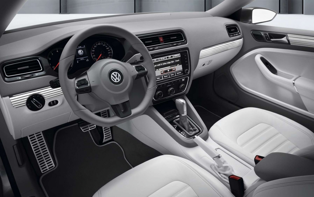 Detroit 2010: Weltpremiere New Compact Coupe Hybrid