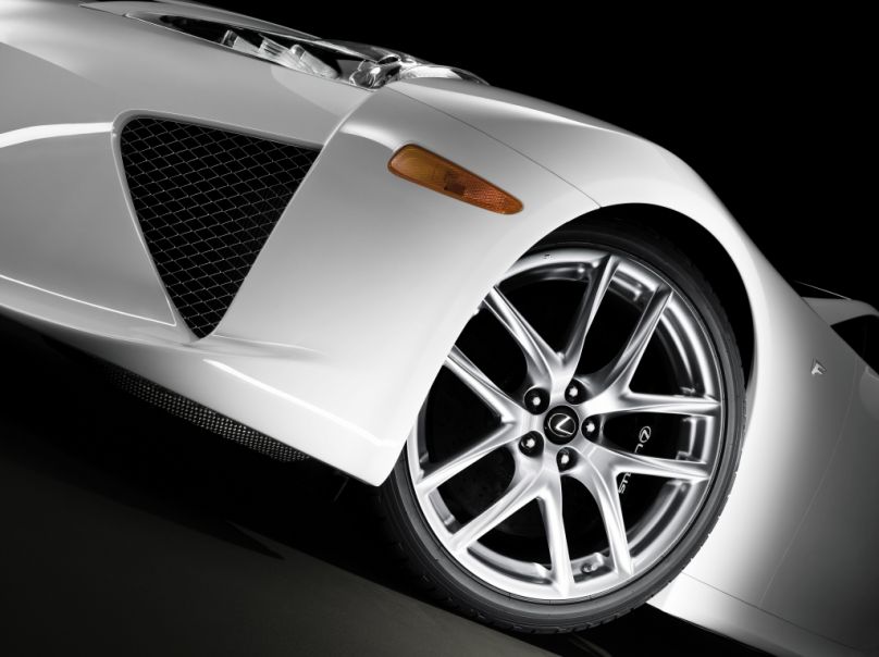 Detroit Motor Show 2010: V10-Triebwerk - Herzstück des Supersportlers  Lexus LFA