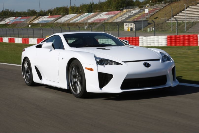 Detroit Motor Show 2010: V10-Triebwerk - Herzstück des Supersportlers  Lexus LFA
