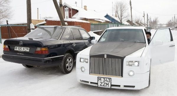 Die E-Klasse und der umgebaute Phantom im Vergleich, Foto von: englischrussia.com