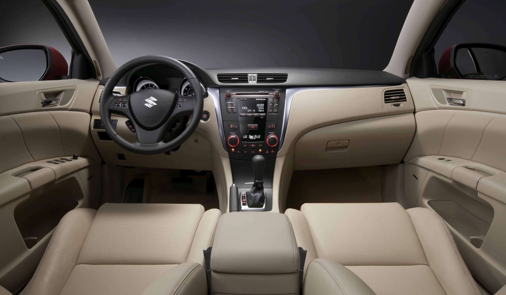 Genf 2010: Premiere des neuen Flaggschiffs Suzuki Kizashi, Swift Plug-in-Hybrid und Grand Vitara - Bild(4) - Bild(4)