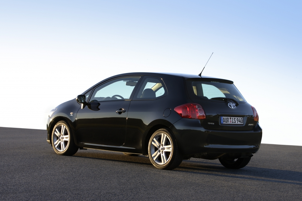 Genf 2010: Toyota zeigt überarbeiteten Auris