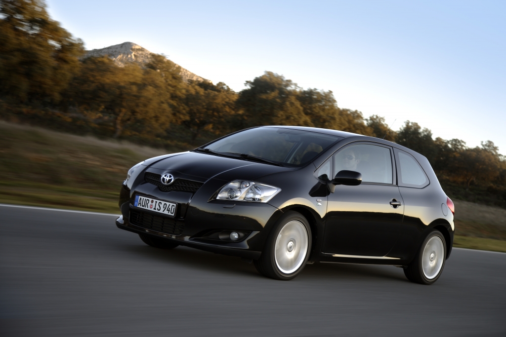 Genf 2010: Toyota zeigt überarbeiteten Auris