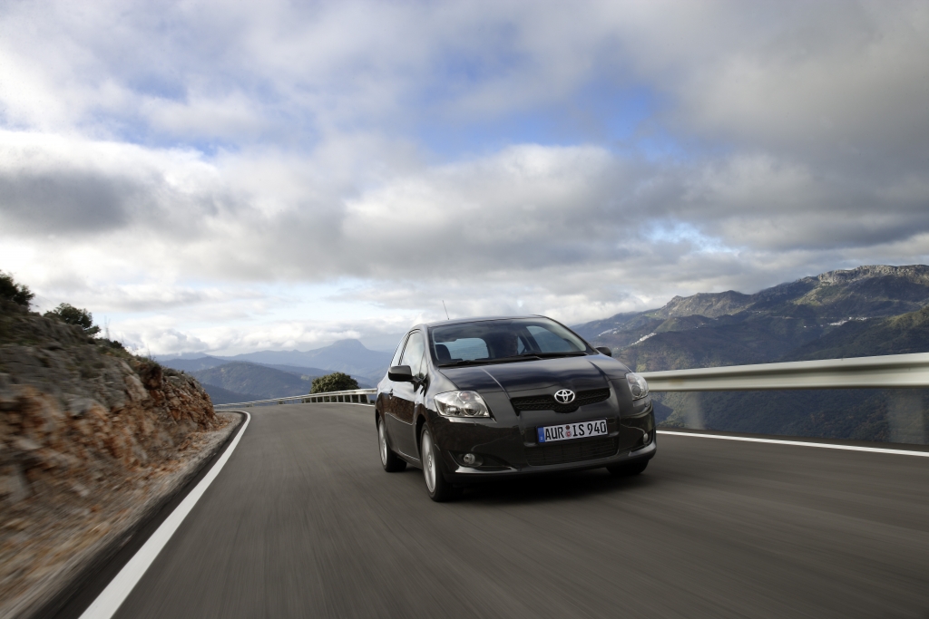 Genf 2010: Toyota zeigt überarbeiteten Auris