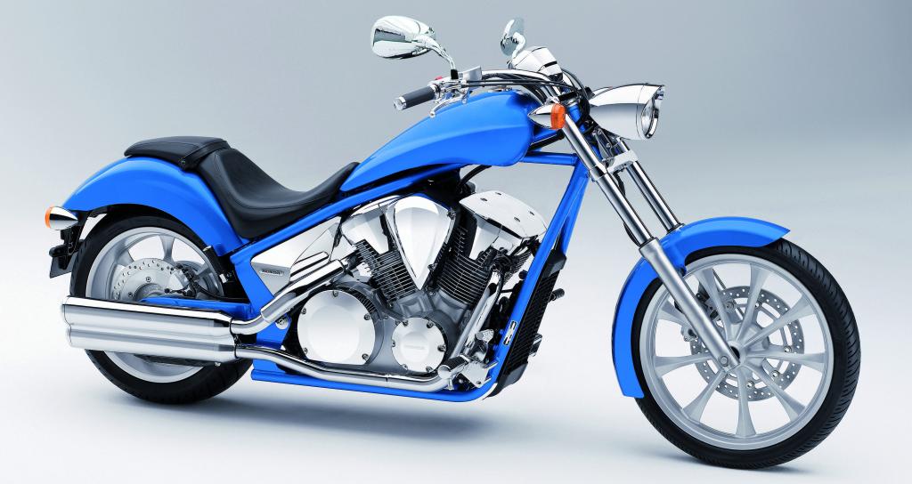 Honda VT 1300 CX.