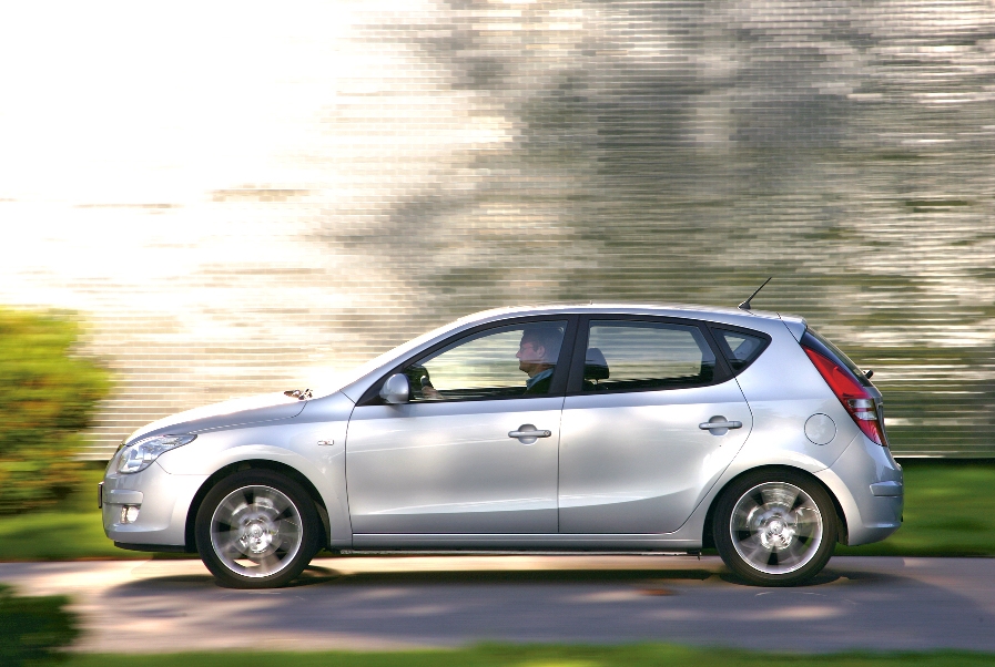 Hyundai erweitert Wartungsintervalle für i30 und Santa Fe