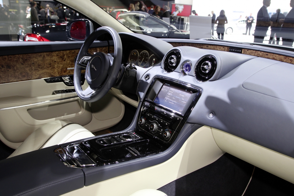 Jaguar 2011 XJ