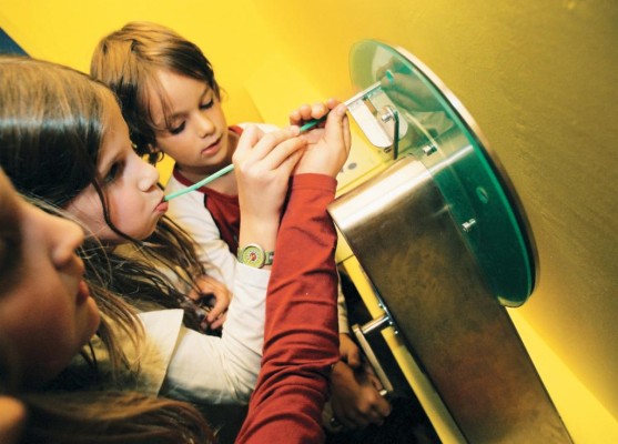 Mercedes-Benz Museum mit Angeboten für Kinder