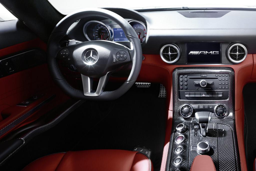 Mercedes SLS AMG: Fertigung in Handarbeit startet - Bild(12) - Bild(12)
