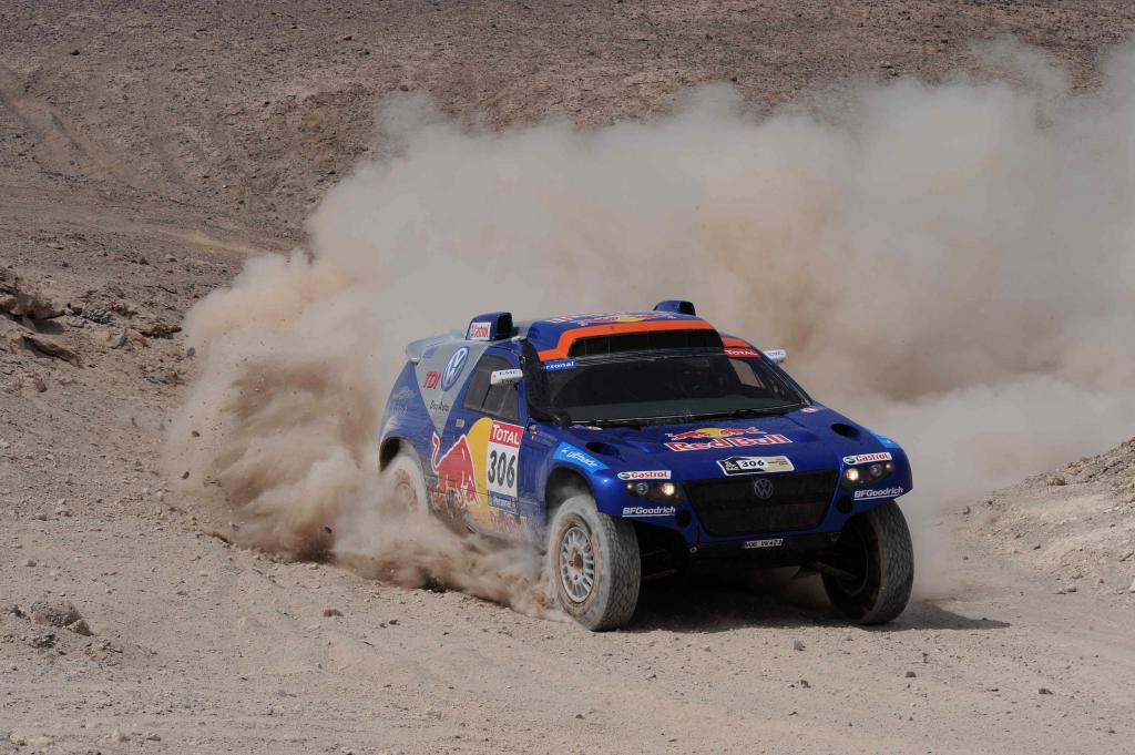 Nasser Al-Attiyah und Timo Gottschalk im VW Race Touareg 2.