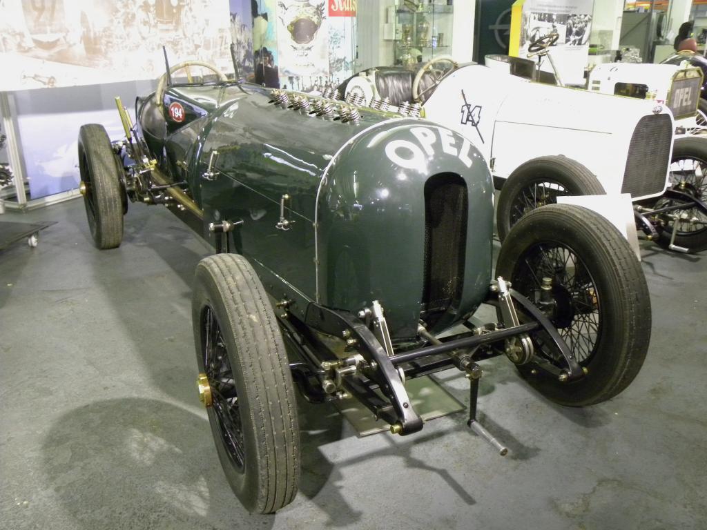 Opel Classic: Opel 12,3-Liter-Rennwagen von 1914, vier Zylinder, ca. 260 PS, mehr als 228 km/h.
