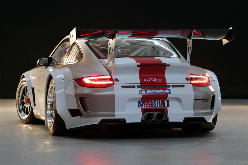 Porsche stellt 911 GT3 R für die Rennstrecke vor