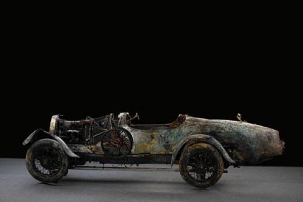 Rekordpreis f&uuml;r Rostlaube: Oldtimer aus dem Lago Maggiore versteigert 