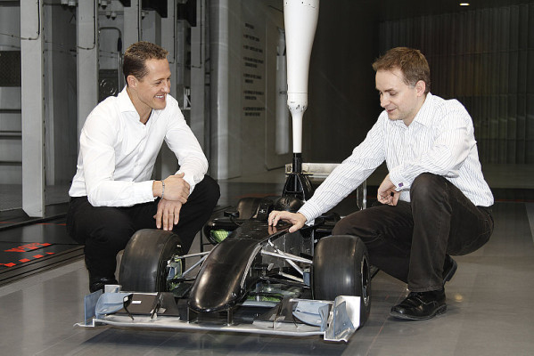 Schumacher in Brackley: Extreme Motivation