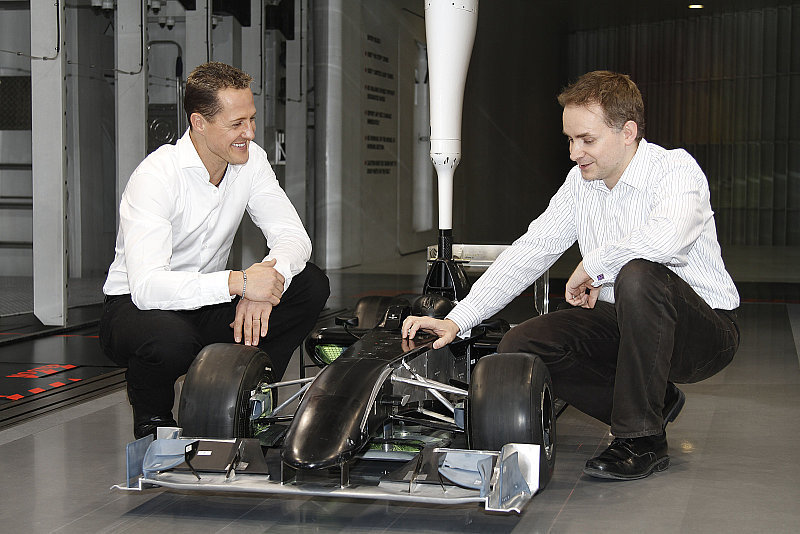 Schumacher in Brackley: Extreme Motivation