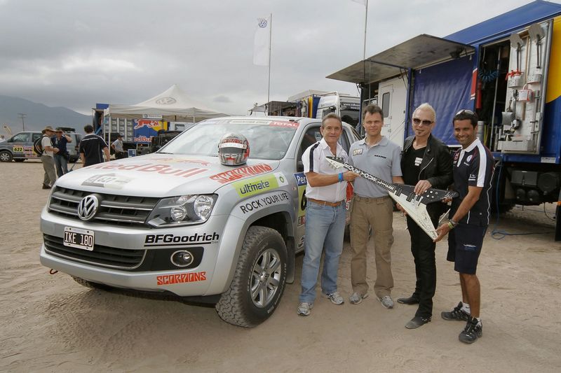 Volkswagen Amarok rockt die Rallye Dakar mit 