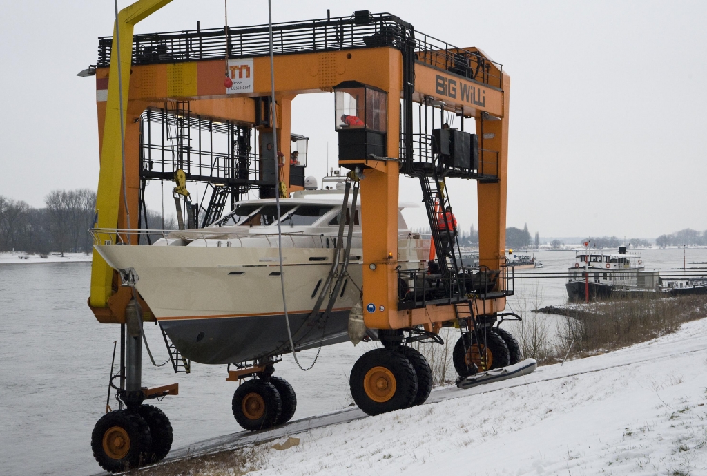 boot Düsseldorf 2010: Weltpremieren der großen Klasse - Motoryachten und Segelyachten