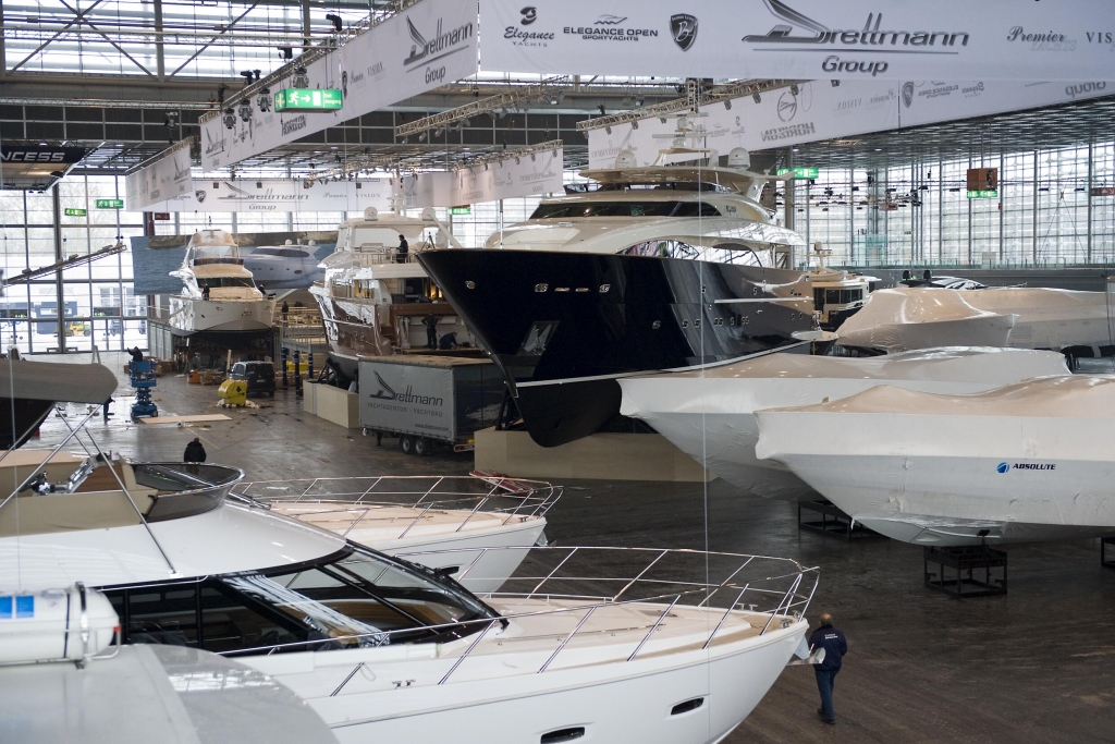boot Düsseldorf 2010: Weltpremieren der großen Klasse - Motoryachten und Segelyachten