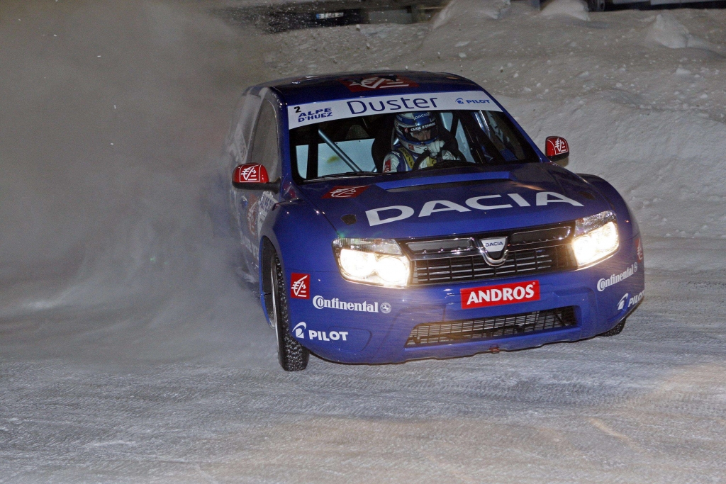 Alain Prost mit Dacia Duster erfolgreich bei Eisrennen Trophée Andros 2010