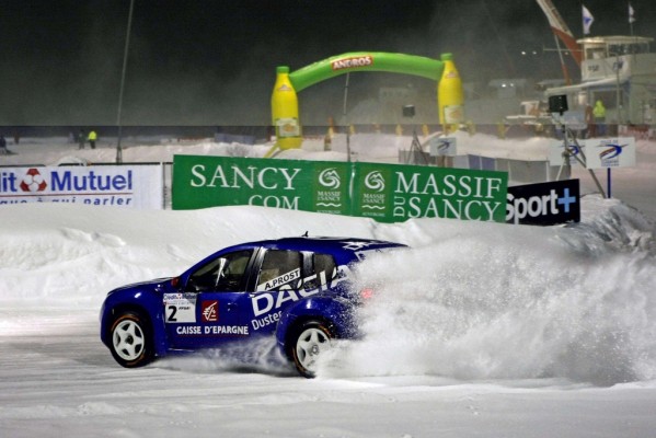 Alain Prost mit Dacia Duster erfolgreich bei Eisrennen Trophée Andros 2010
