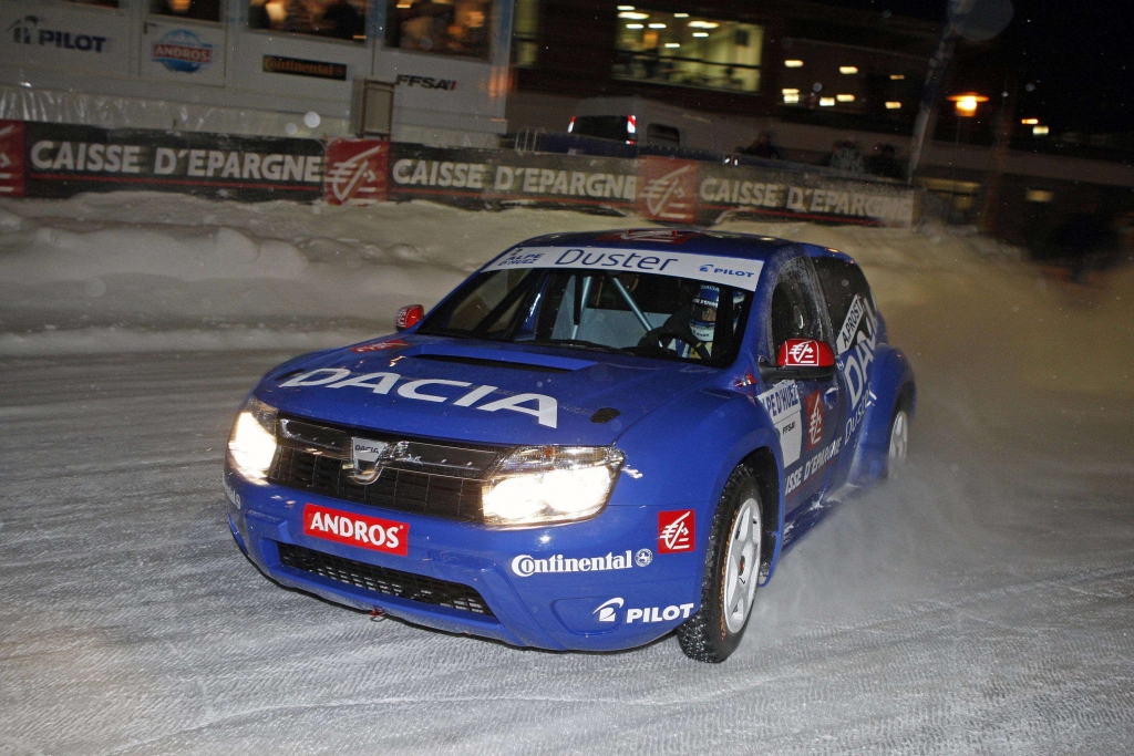 Alain Prost mit Dacia Duster erfolgreich bei Eisrennen Trophée Andros 2010