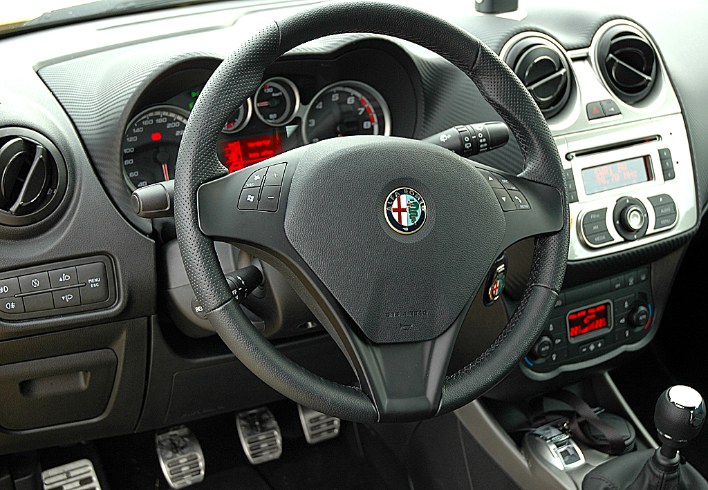 Alfa Romeo Mito Quadrifoglio Verde: Blick ins Cockpit. 