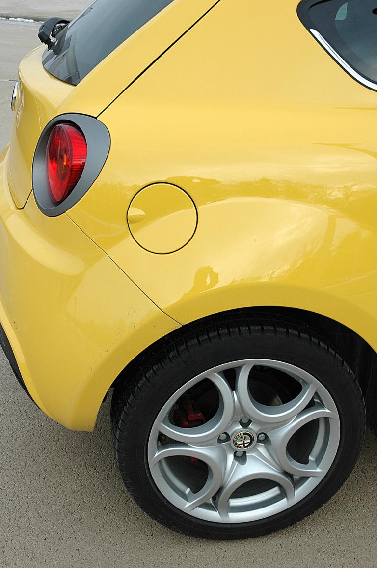 Alfa Romeo Mito Quadrifoglio Verde: Rad-/Heckansicht. 