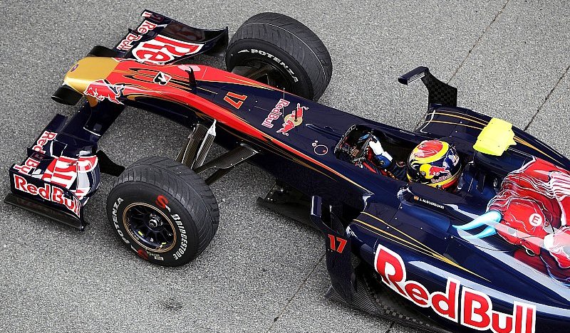 Alguersuari vorne, Regen &uuml;berschattet Test: Viel zu nass