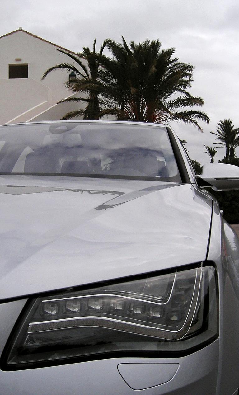 Audis neuer A8: Blick auf vordere Leuchteinheit. 