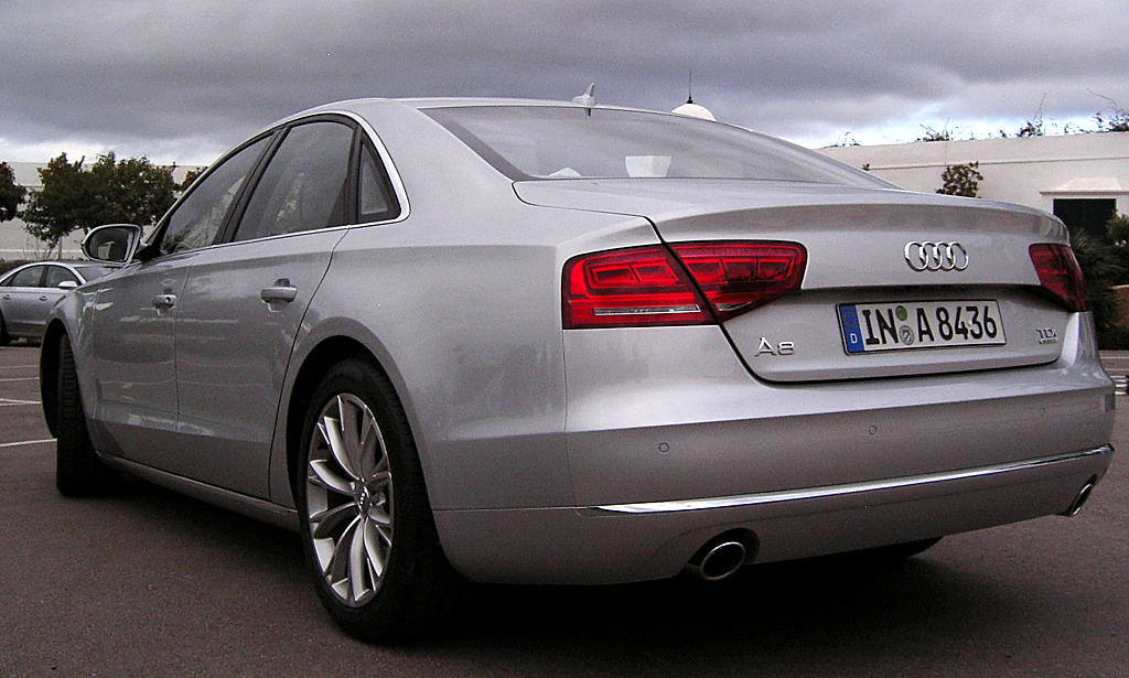 Audis neuer A8: Heck-/Seitenansicht. 