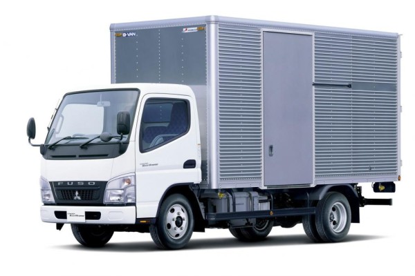 Australischer Kunde ordert 25 Hybrid-Lkw aus Japan 