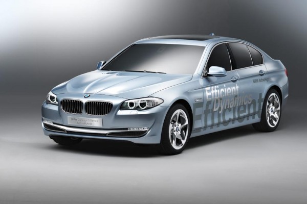 BMW 5er als Vollhybrid in Genf 