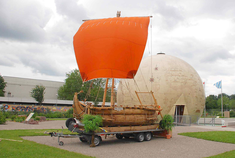 Beach & Boat 2010: Schilfboot geht in Leipzig vor Anker