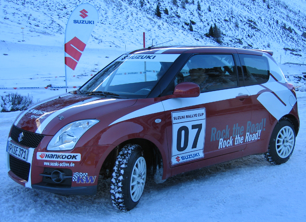 Beim Rallye-Cup von Suzuki gehen diese sportlich gestylten Swifts an den Start. 