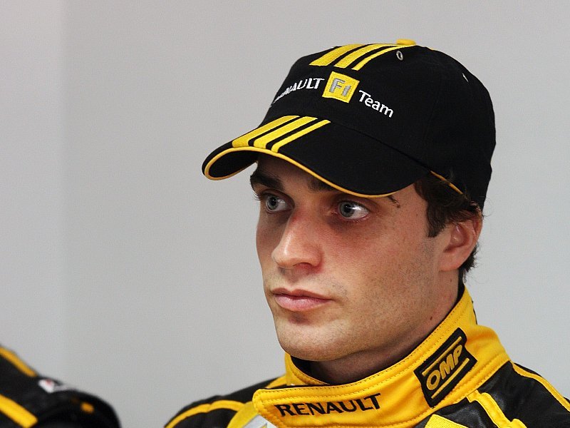 Boullier: Petrov ein Risiko: Speed ist vorhanden - Bild