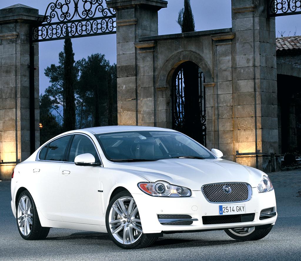 Der XF setzte 2007 die mit dem XK begonnene neue Designsprache fort. 