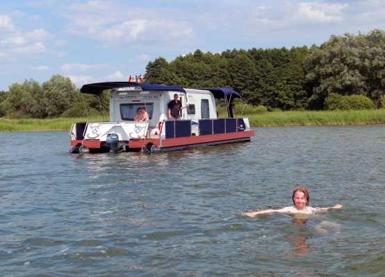 Ein Hobby als Hausboot: WaterCamper