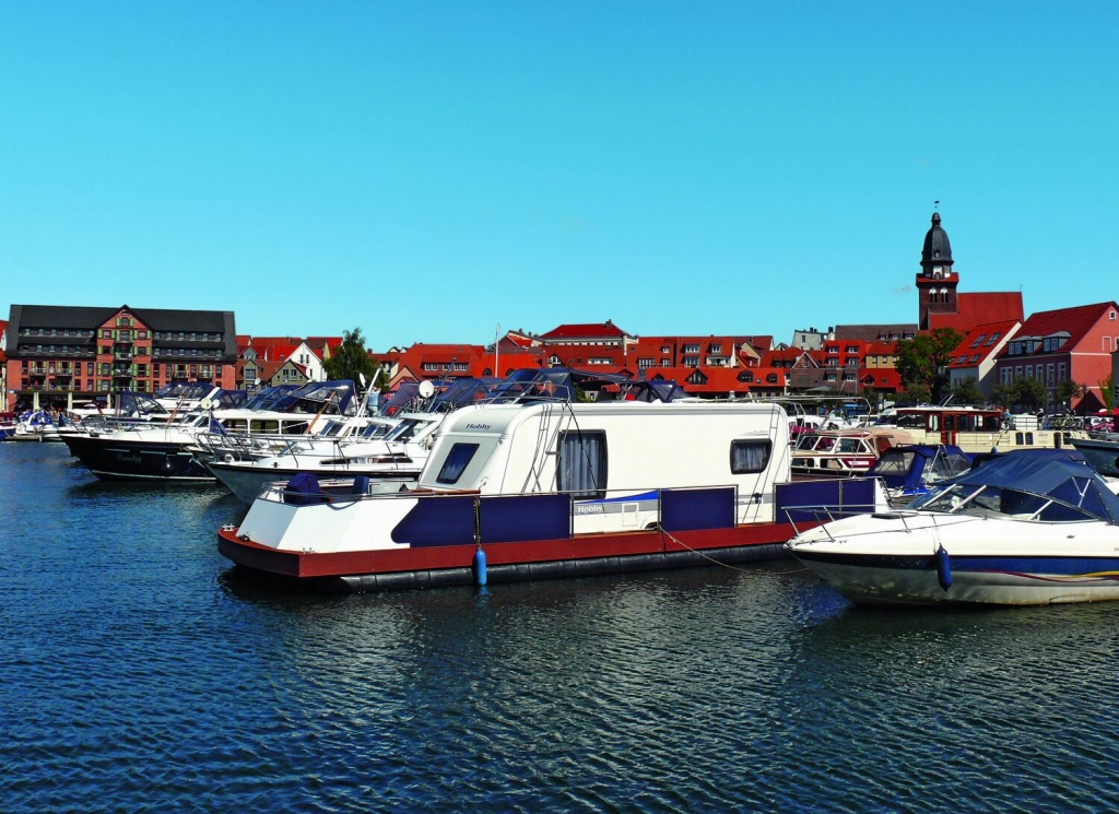 Ein Hobby als Hausboot: WaterCamper