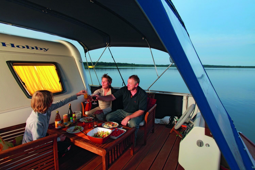 Ein Hobby als Hausboot: WaterCamper