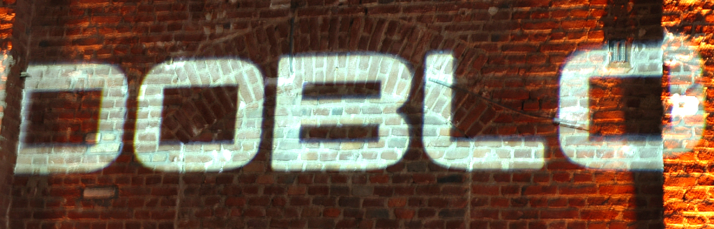 Fiat Doblò: Doblò-Schriftzug bei Präsentation in der Vulkanhalle in Köln.