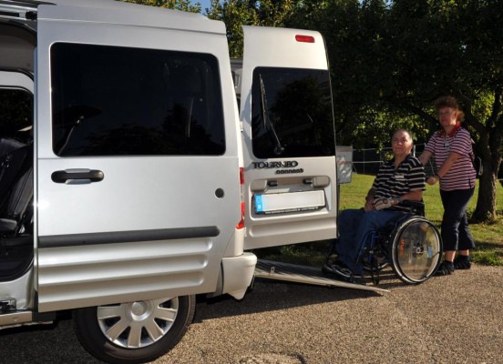Ford steigert Absatz von Autos für Menschen mit Mobilitätseinschränkungen
